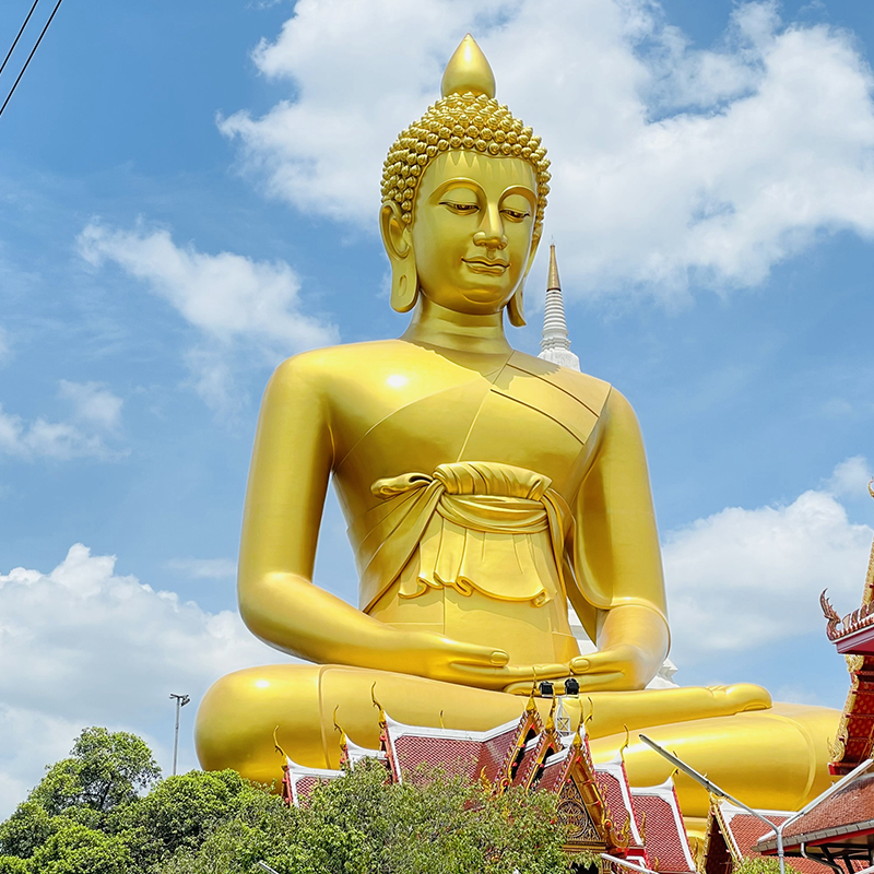 65 metrus augsta Budas statuja BangkokāTaizeme 1