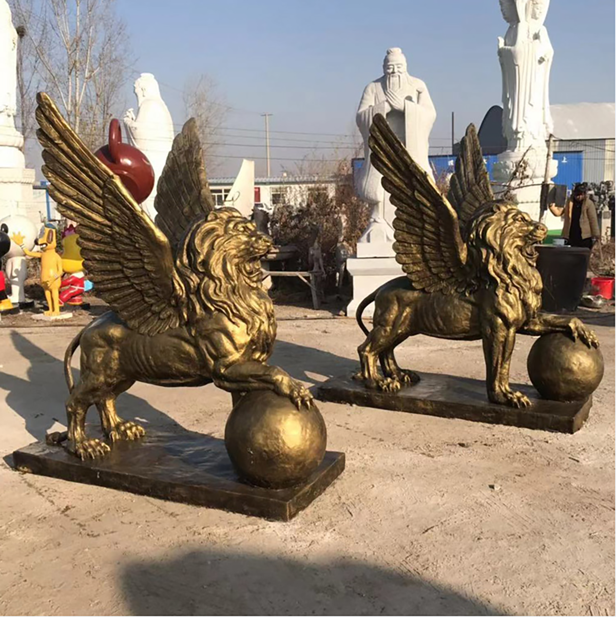 Loj Loj Fiberglass Pair Of Flying Lion Sculp (1) 1