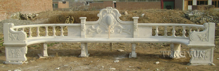 Wielkoformatowa, dekoracyjna ławka z białego marmuru (10)