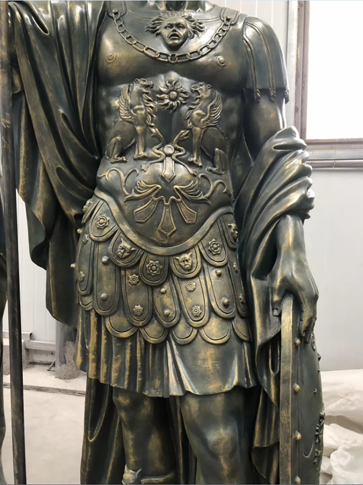 Naturalnej wielkości posągi rzymskich wojowników z włókna szklanego (5) 1