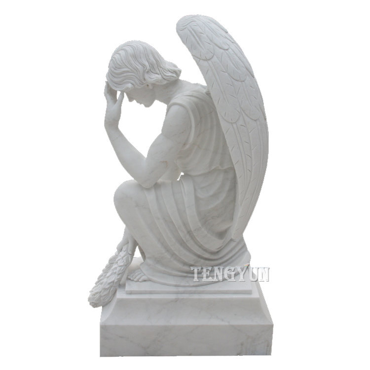 Мраморна статуя на коленичил ангел в естествен размер за гробище (4)