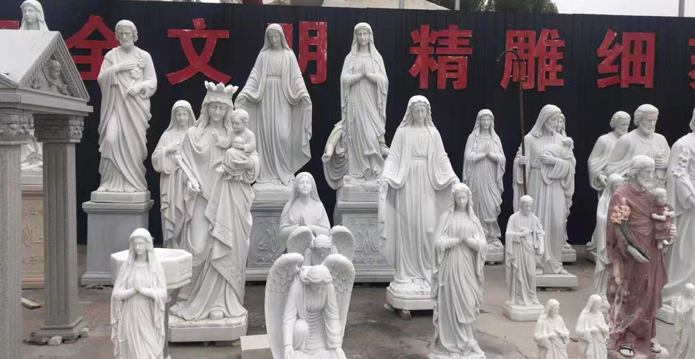 Plus de statues chrétiennes (3)