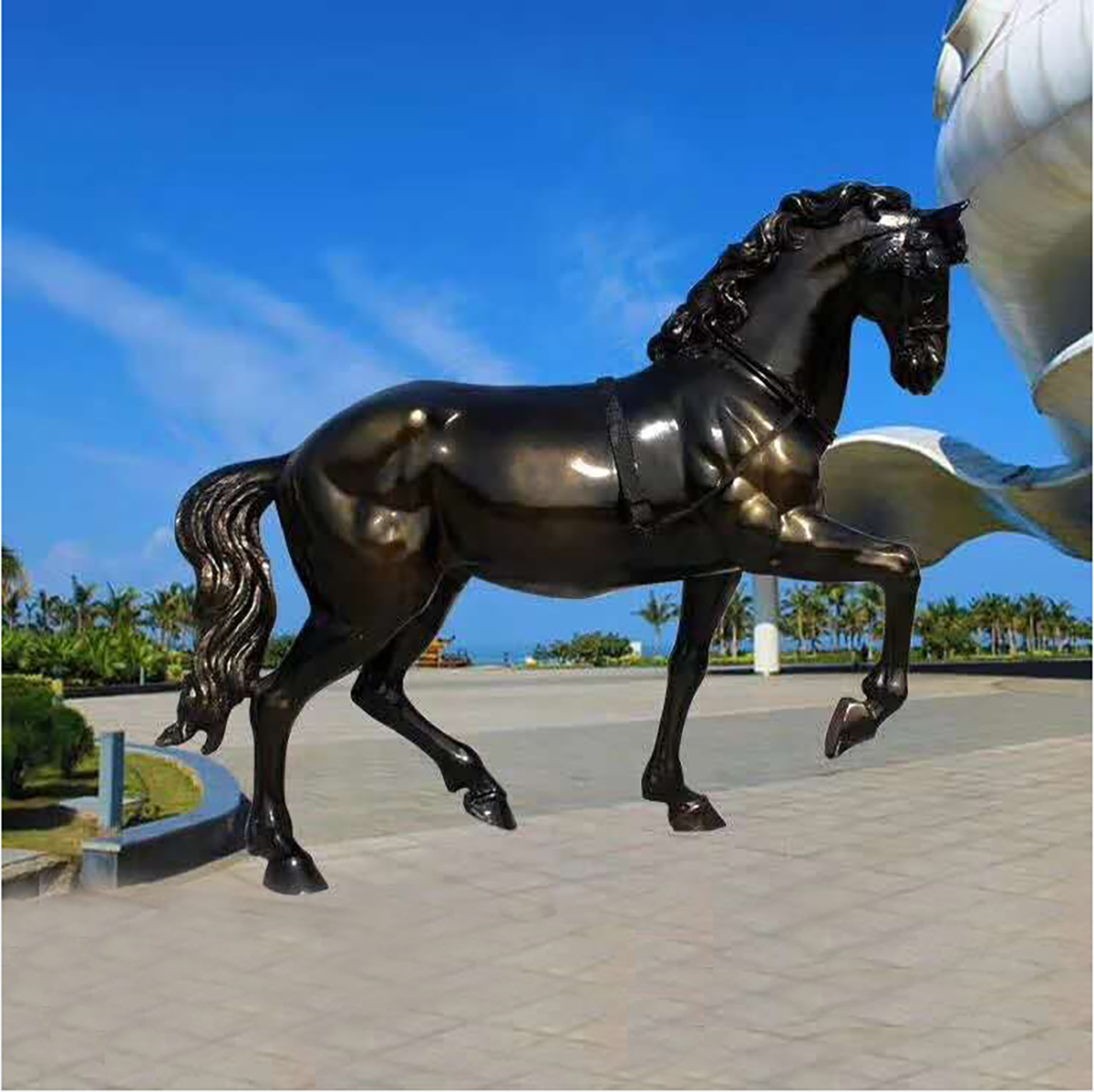 Скулптура от фибростъкло за конна градина в естествен размер (1) 2