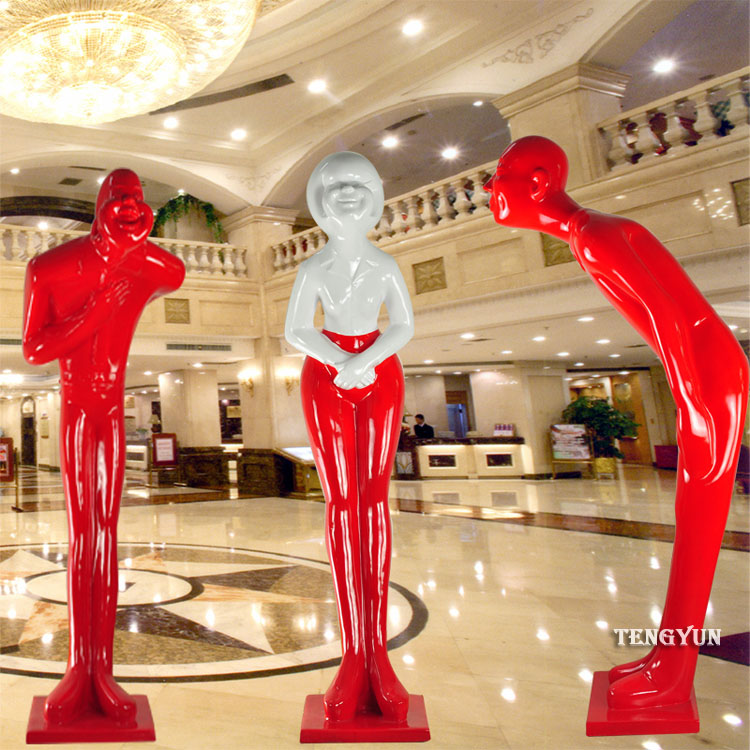 Vendo estatua de home vermello de tamaño natural de fibra de vidro decorativa para sala ou porta de obras de arte de resina (3)