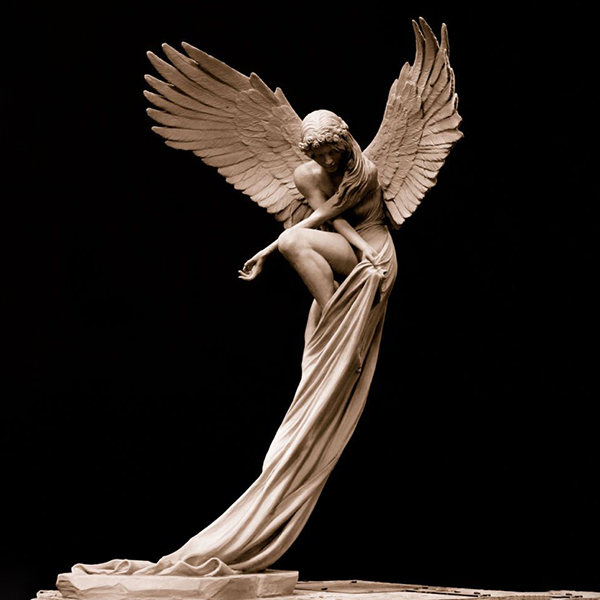 bronasta vrtna figura angel