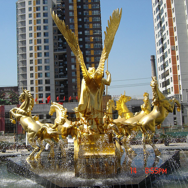 бронзавая статуя каня