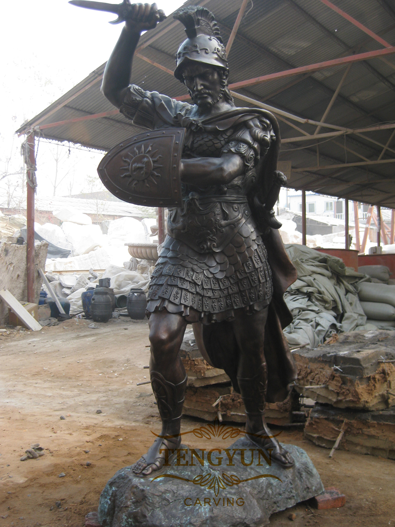 bronzová socha bojovníka (1)