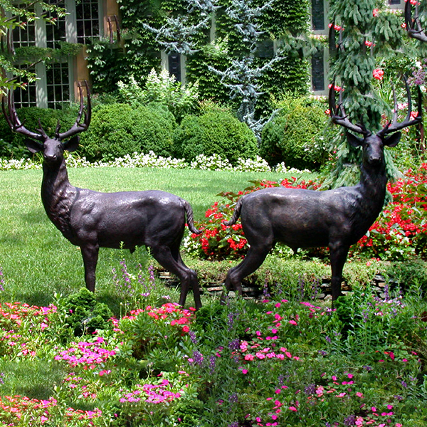 vrtni kip jelena