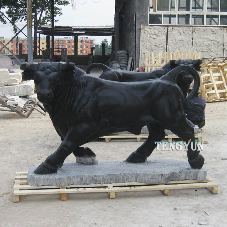 statue de taureau en pierre (2)