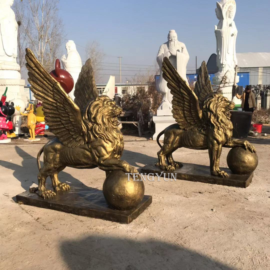 Fiberglass Animal Statues: Versatile Life-Size Art for Indoor and Outdoor Spaces