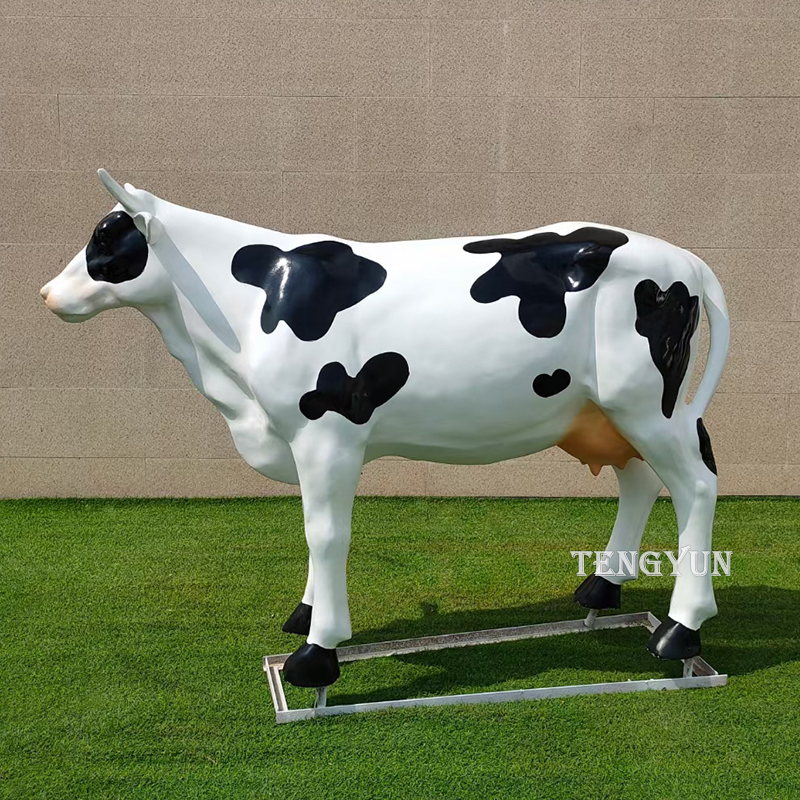 Fiberglass Animal Statues: Versatile Life-Size Art for Indoor and Outdoor Spaces