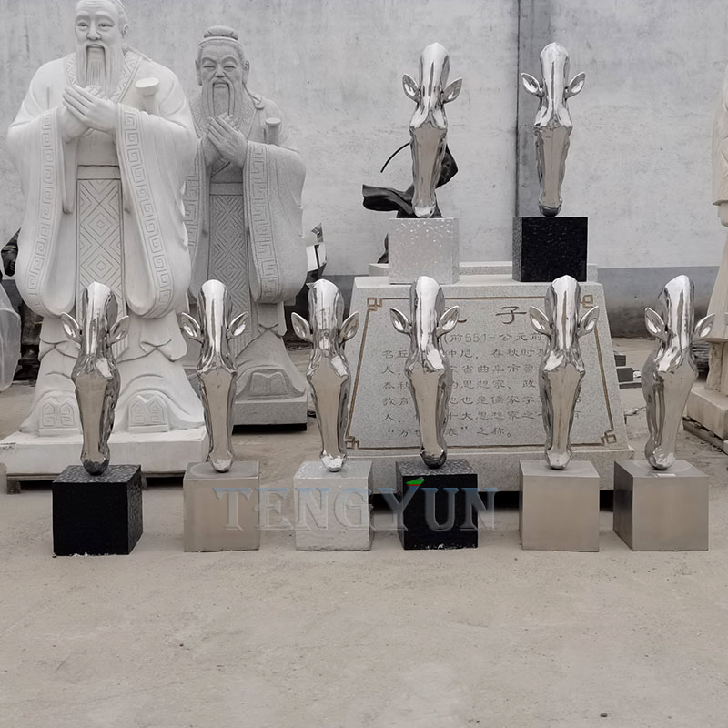 Stainless Steel Animal Sculpture: Sleek Artworks for Indoor and Outdoor Spaces