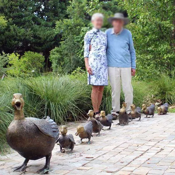 Bronze duck statue Make way for ducklings