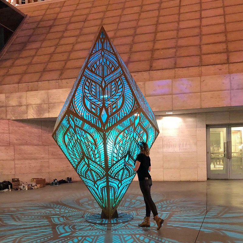 Square Decorative Metal Hollow Polygon Sculpture Stainless Steel Statue With LED Light Square Decorative Metal Hollow Polygon Sculpture Stainless Steel Statue With LED Light