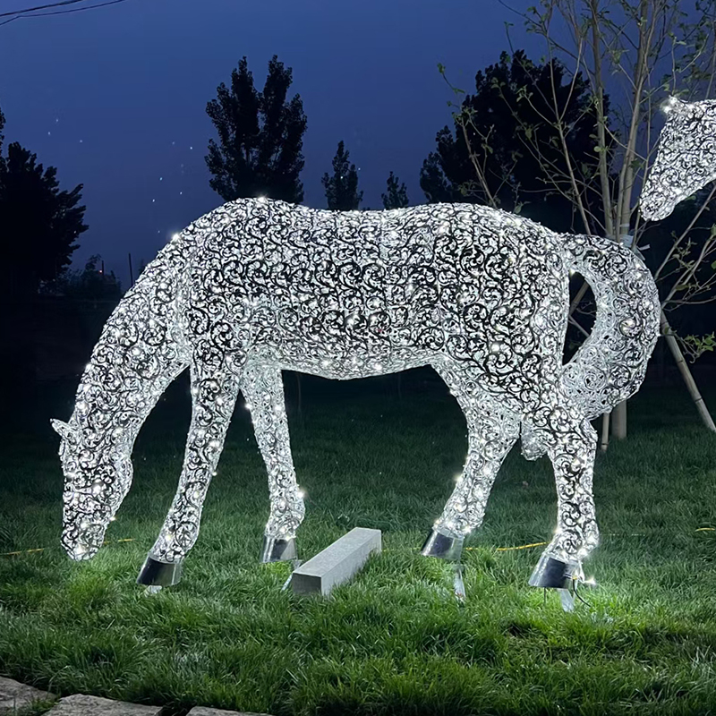 wire mesh sculpture (3)