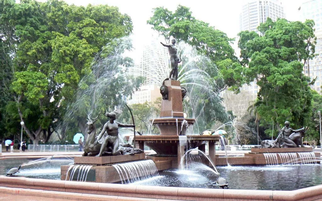 How to Choose the Right Water Fountain Style for Your Home or Hotel