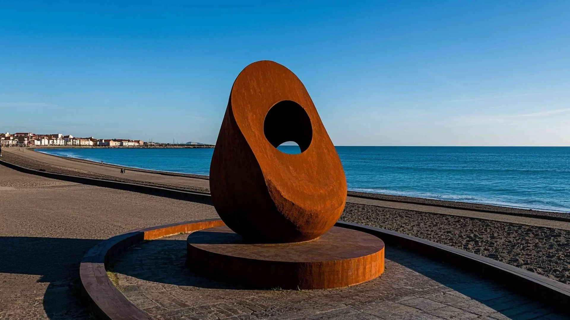 Iconic Corten Garden Art Installations Around the World
