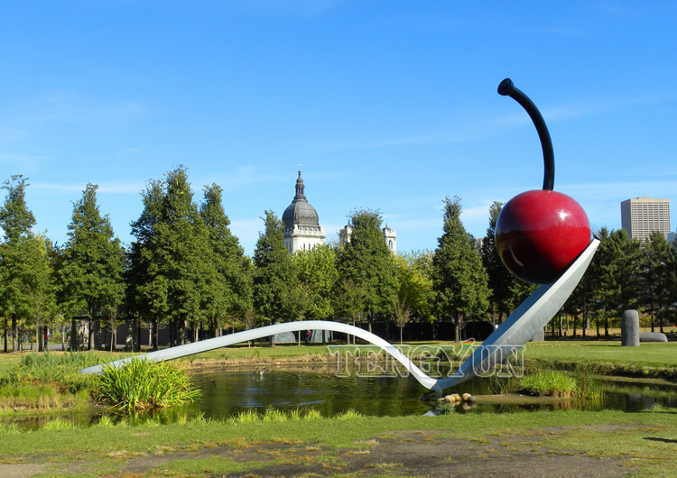 Large garden metal spoon bridge and cherry stainless steel outdoor sculpture water fountain (1)