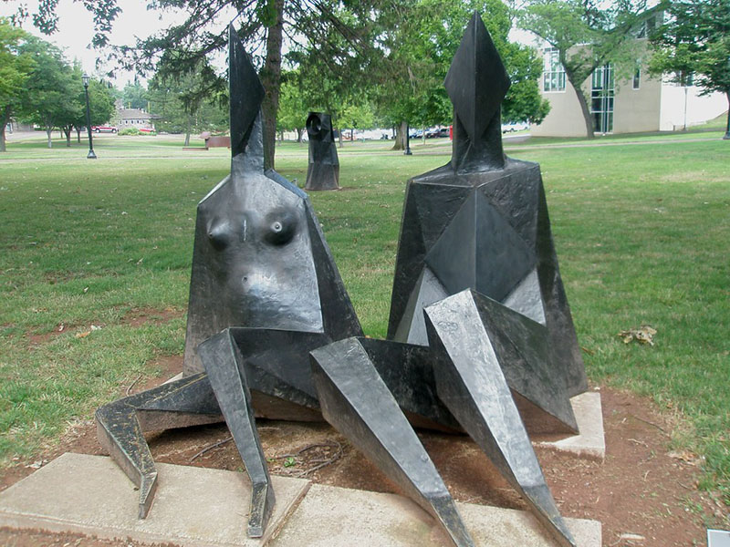 Lynn Chadwick sculpture abstract figure statues (1)