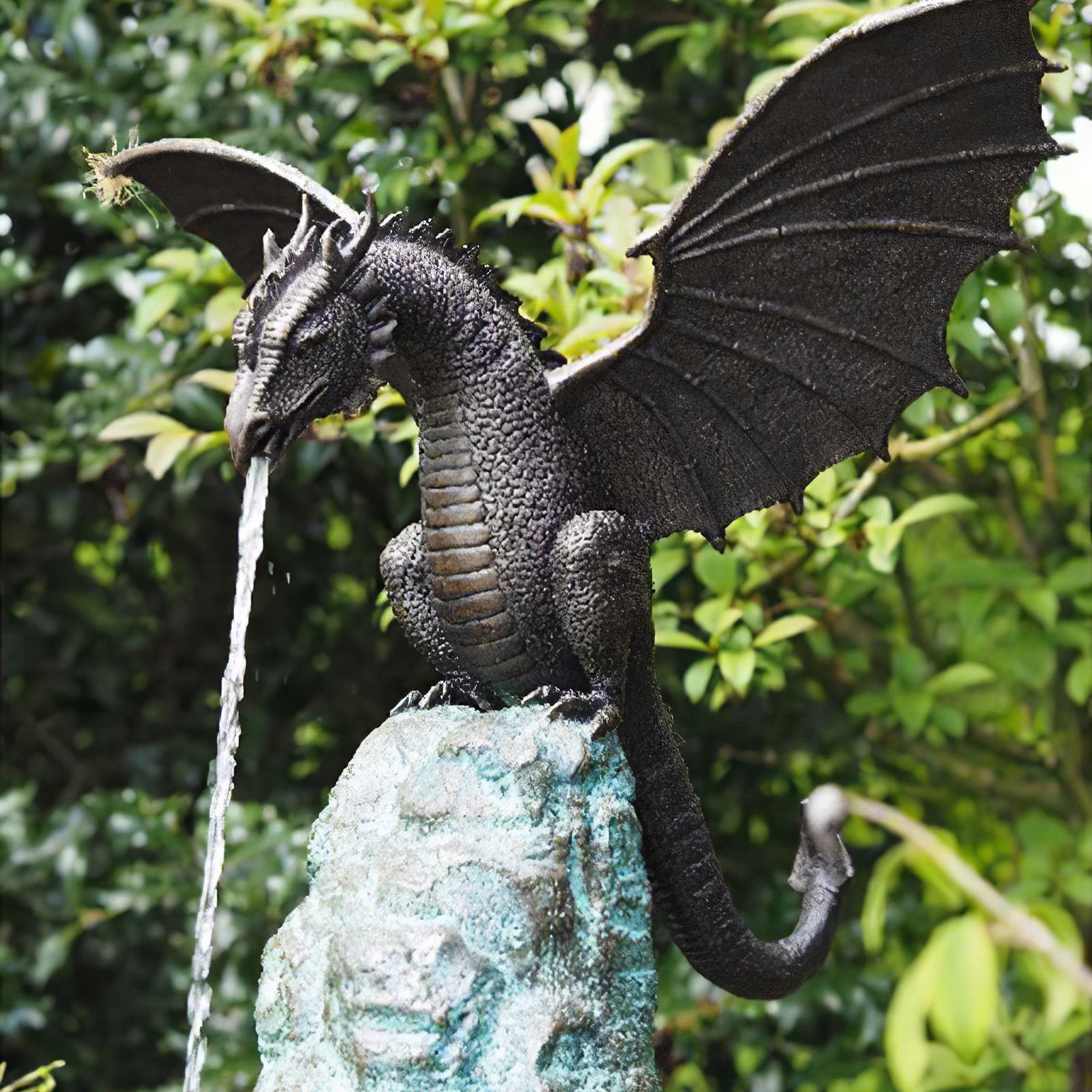 Medieval winged dragon sculpture garden flying bronze dragon statue water fountain (3)