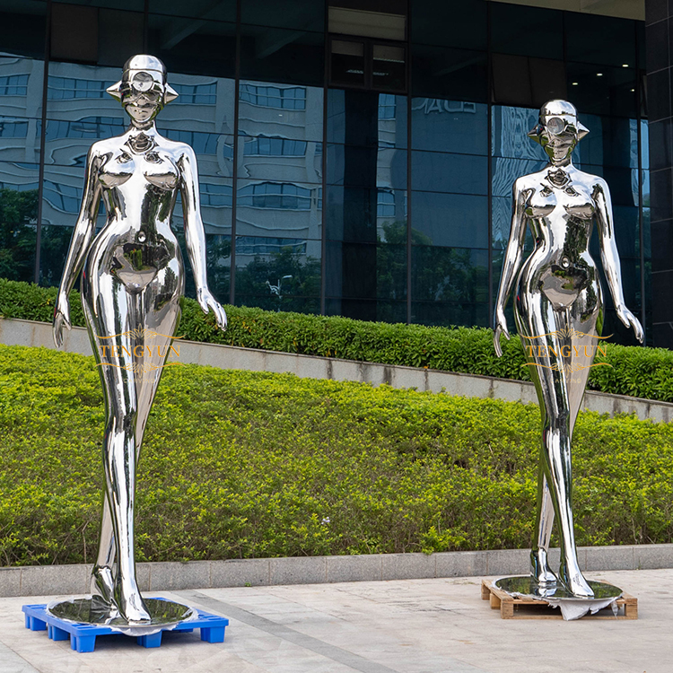 Outdoor Decor Metal Robot Statue Metal Life Size Stainless Steel Robot Sculpture (1)
