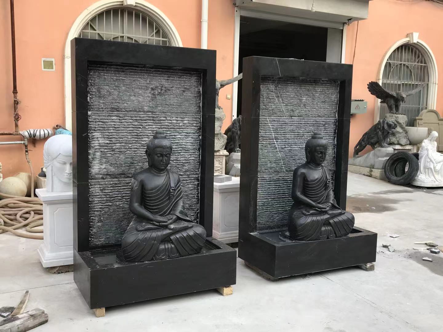 Outdoor natural stone black marble carved Buddha fountains statue wall water feature (2)
