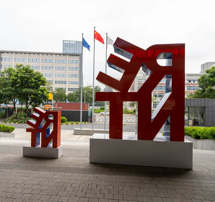 Stainless-steel-letters-sculpture-decoration (1)
