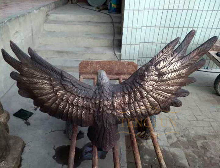 eagle sculpture (1)