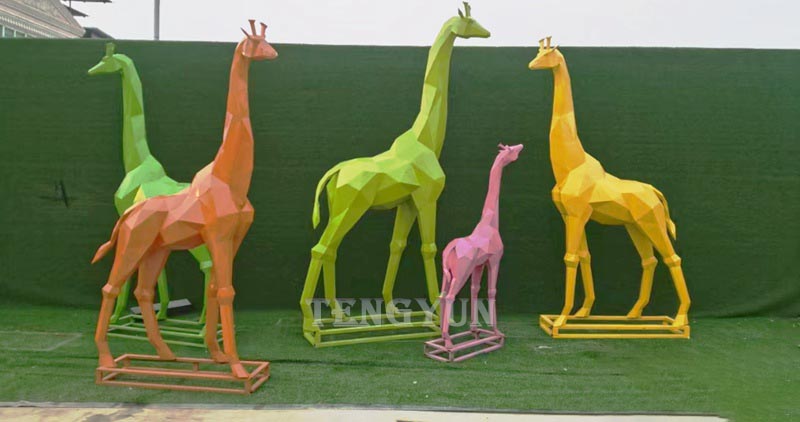 life-size-giraffe-statue-YouFine-Sculpture-1