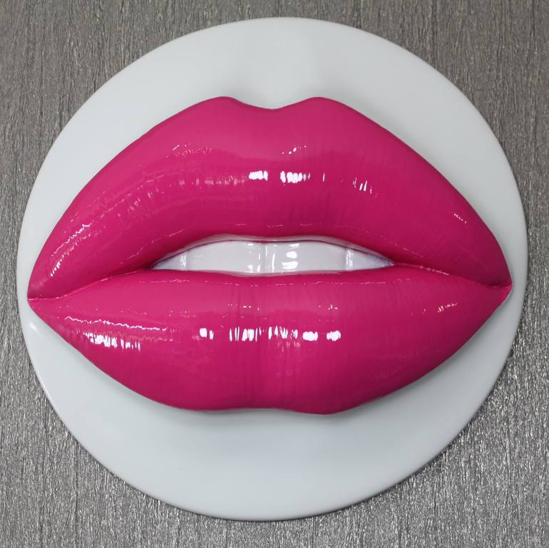 pink lip sculpture