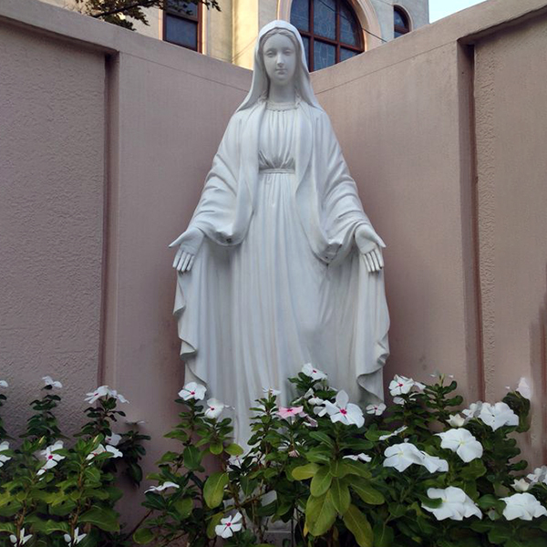 religious Mary statue