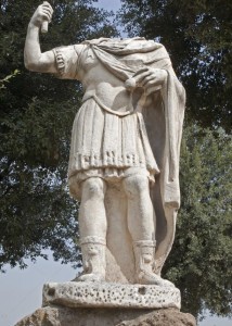 rome-emperor-statue-headless statue