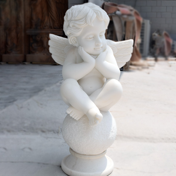 small chlidren angel with wing